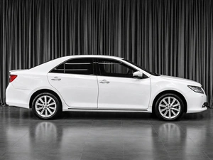 Седан Toyota Camry 2013 года, 1289000 рублей, Тюмень