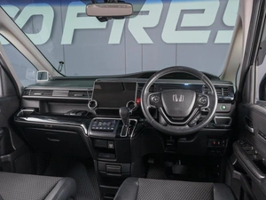 Минивэн Honda Stepwgn 2016 года, 2159000 рублей, Сургут