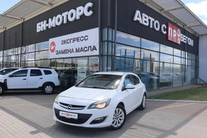 Хэтчбек Opel Astra 2014 года, 900000 рублей, Мирное