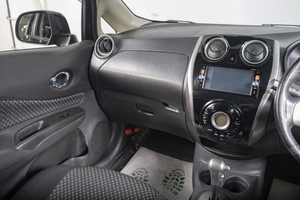 Хетчбэк Nissan Note 2013 года, 879000 рублей, Томск