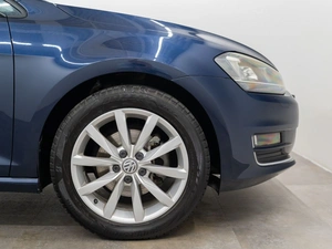 Хетчбэк Volkswagen Golf 2015 года, 1300000 рублей, Красноярск