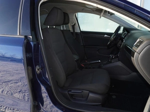 Седан Volkswagen Jetta 2012 года, 1090000 рублей, Тверь