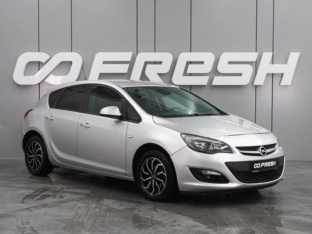 Хетчбэк Opel Astra 2013 года, 769000 рублей, Воронеж