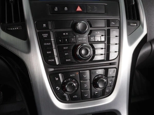 Хетчбэк Opel Astra GTC 2012 года, 925000 рублей, Красный Пахарь