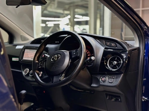 Хетчбэк Toyota Vitz 2019 года, 1097000 рублей, Красноярск