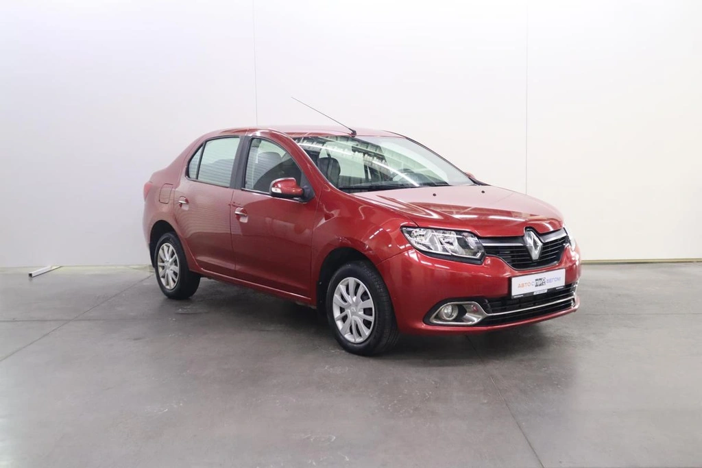 Седан Renault Logan 2015 года, 955000 рублей, Брянск