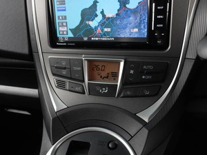 Хетчбэк Toyota Ractis 2012 года, 1105000 рублей, Тюмень