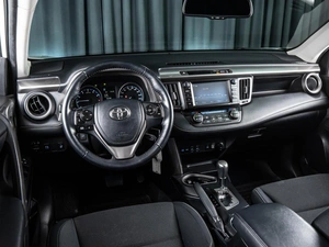 Внедорожник Toyota RAV4 2017 года, 2490000 рублей, Волгоград