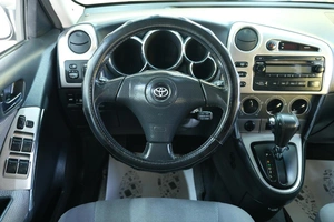 Хетчбэк Toyota Matrix 2005 года, 599000 рублей, Омск