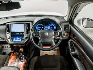 Седан Toyota Crown 2014 года, 1800000 рублей, Красноярск