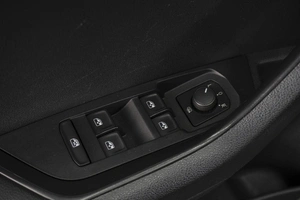 Внедорожник Skoda Karoq 2021 года, 2330000 рублей, Омск