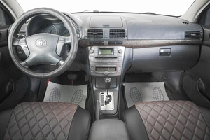Седан Toyota Avensis 2006 года, 999000 рублей, Кемерово