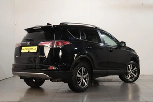 Внедорожник Toyota RAV4 2018 года, 2379000 рублей, Челябинск