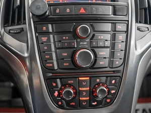 Хетчбэк Opel Astra 2012 года, 825000 рублей, Красноярск