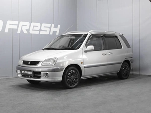 Минивэн Toyota Raum 2001 года, 340000 рублей, Омск