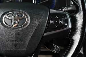 Седан Toyota Camry 2016 года, 1959000 рублей, Тюмень