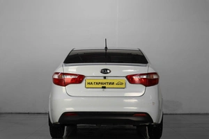 Седан Kia Rio 2013 года, 799000 рублей, Челябинск