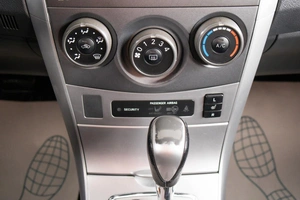 Седан Toyota Corolla 2012 года, 1099000 рублей, Пермь