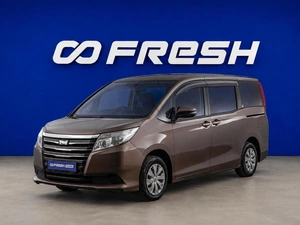 Минивэн Toyota Noah 2017 года, 1518888 рублей, Москва