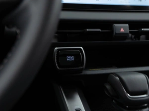 Внедорожник Toyota RAV4 2025 года, 4949050 рублей, Москва