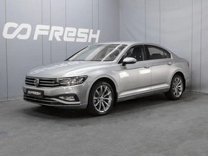 Седан Volkswagen Passat 2020 года, 2880000 рублей, Омск