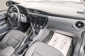 Седан Toyota Corolla 2018 года, 1749000 рублей, Красноярск