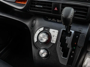 Минивэн Toyota Sienta 2017 года, 1805000 рублей, Краснодар