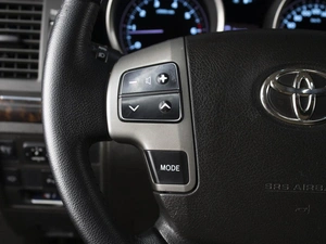 Внедорожник Toyota Land Cruiser 2008 года, 3290000 рублей, Омск