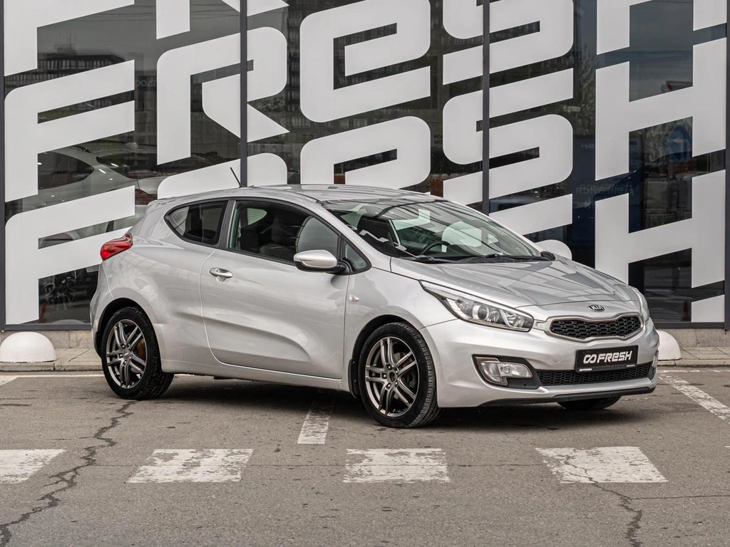 Хетчбэк Kia Ceed 2013 года, 1189000 рублей, Краснодар