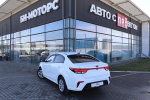 Седан Kia Rio 2018 года, 1050000 рублей, Мирное