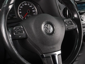 Внедорожник Volkswagen Tiguan 2012 года, 1149000 рублей, Воронеж