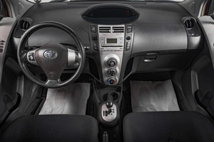 Хетчбэк Toyota Yaris 2006 года, 579000 рублей, Томск