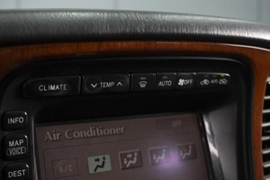 Внедорожник Lexus LX 2001 года, 1590000 рублей, Омск