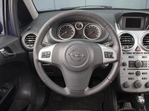 Хетчбэк Opel Corsa 2013 года, 690000 рублей, Омск