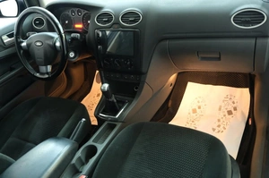 Хетчбэк Ford Focus 2006 года, 379000 рублей, Омск