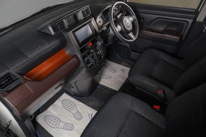 Минивэн Toyota Roomy 2018 года, 1089000 рублей, Тюмень