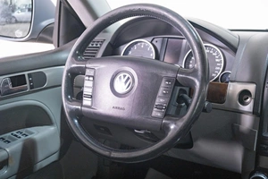 Внедорожник Volkswagen Touareg 2008 года, 1269000 рублей, Томск
