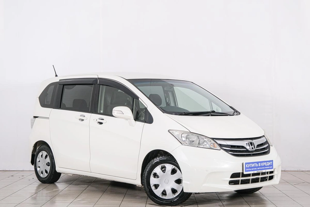 Минивэн Honda Freed 2012 года, 999000 рублей, Красноярск