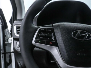 Седан Hyundai Solaris 2017 года, 1250000 рублей, Красноярск