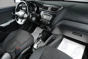 Хетчбэк Kia Rio 2013 года, 699000 рублей, Тюмень