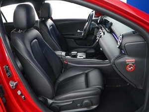 Хетчбэк Mercedes-benz A-класс 2018 года, 2289444 рублей, Москва