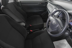 Седан Toyota Corolla Axio 2017 года, 1259000 рублей, Кемерово