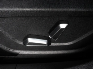 Внедорожник Geely Coolray 2023 года, 2030000 рублей, Красный Пахарь
