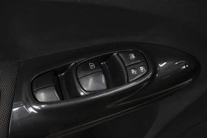 Внедорожник Nissan Juke 2013 года, 1090000 рублей, Омск
