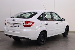 Седан ВАЗ (LADA) Granta 2018 года, 600000 рублей, Брянск