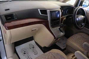Минивэн Toyota Alphard 2009 года, 2389000 рублей, Омск