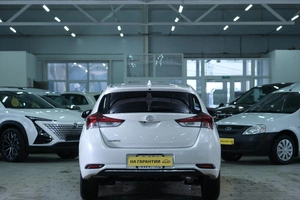 Хетчбэк Toyota Auris 2016 года, 1469000 рублей, Омск