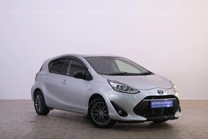 Хетчбэк Toyota Aqua 2018 года, 1229000 рублей, Омск