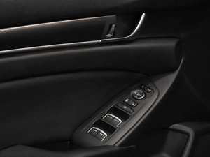 Седан Honda Accord 2018 года, 1879000 рублей, Красноярск