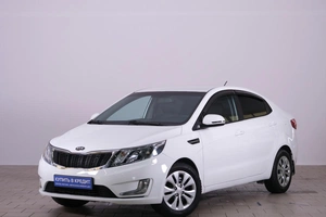 Седан Kia Rio 2014 года, 949000 рублей, Омск